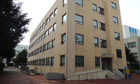 8. 信館